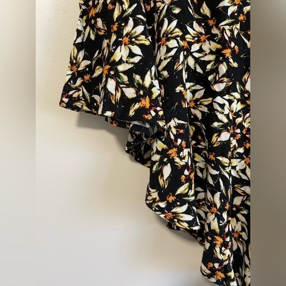 Guess Women's Romily  Asymmetrical Floral Skirt Size XS - Picture 4 of 8